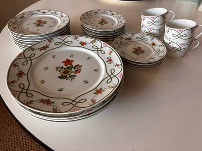 Raynaud and Co. LIMOGES  GUIRLANDES  Pattern, 4 Comp. 5 Piece Settings w/extras