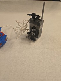 LEGO Juniors: Spider-Man: Spider-Car Pursuit (10665) Complete Set W/ Manual
