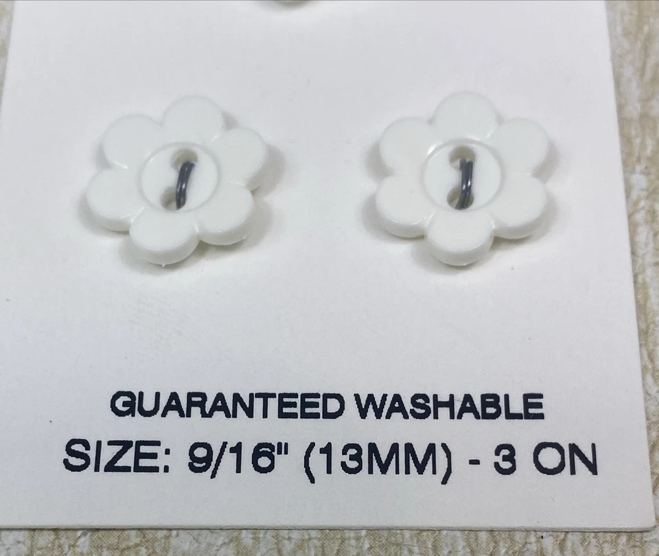 NOS la-petite Italian Shank Buttons - 3 Cards 9 Buttons - Image 3 of 3