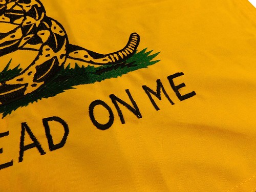 Gadsden Yellow Snake 16x24 16"x24" 100% Cotton Flag Grommets 2 Clips (RUF) - Picture 10 of 12