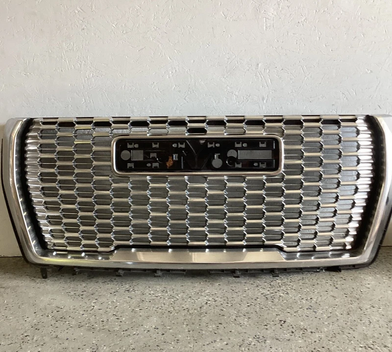 2021 2022 2023 2024 GMC YUKON DENALI FRONT GRILLE Used OEM 84835783