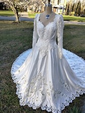 Mori Lee Wedding Gown Ivory Size16 more like size 8. Great Pre-owned cond. $1200