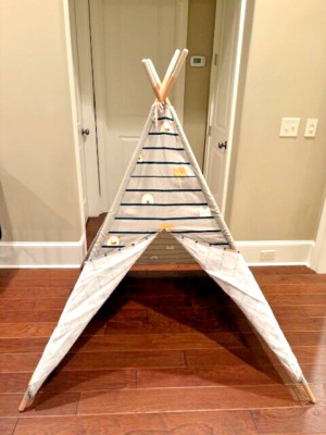Crate and Barrel Kids Teepee - Animal TIPI