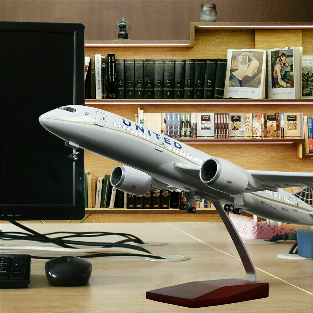1:130 B787 Airplane Model American United Airlines with LED Light Wheel Gifts US