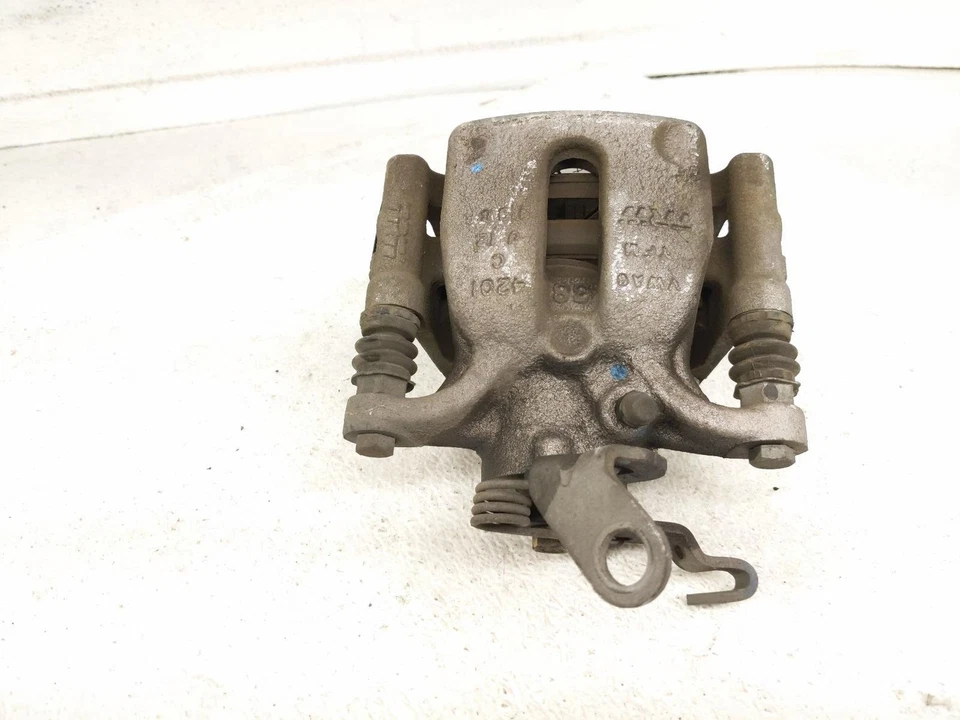 Pinza de freno trasera derecha pasajero Volkswagen Golf 2015-2021 5Qm-615-424-A Foto 4 de 4