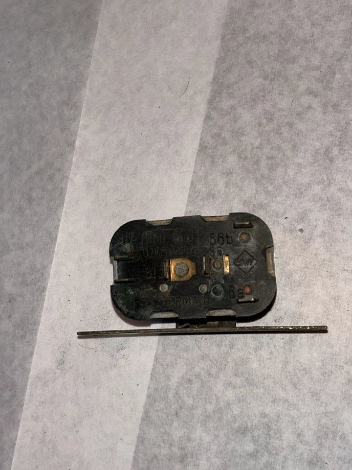 Relé escalonado de faros OEM VOLVO 240 164 140 - Faro haz alto y bajo  Foto 3 de 3