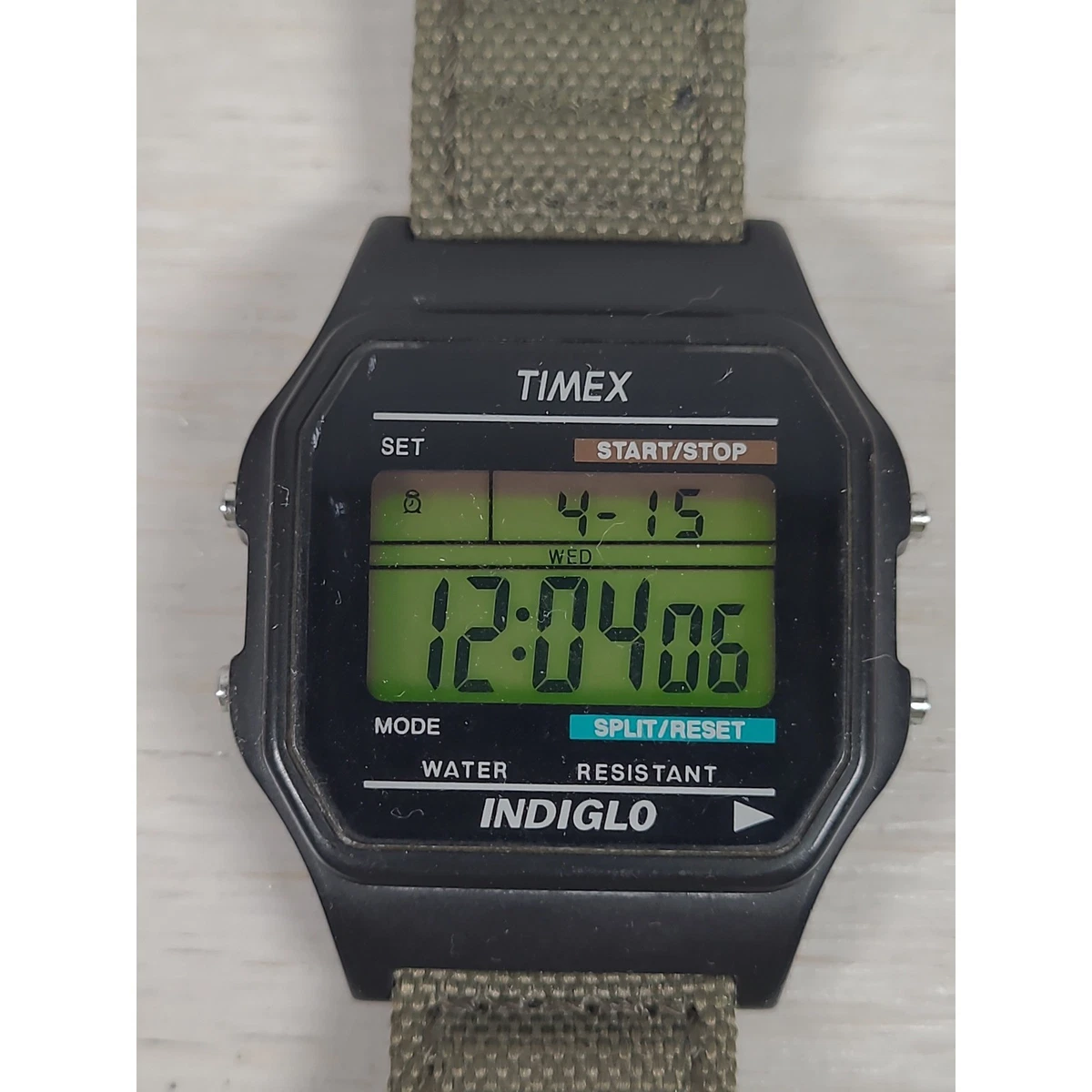 Timex Orologio Fitness Weekender X Wednesday TW2Y19400JR - Quadrante Bianco, Cinturino Vegano Righe, 37 Mm