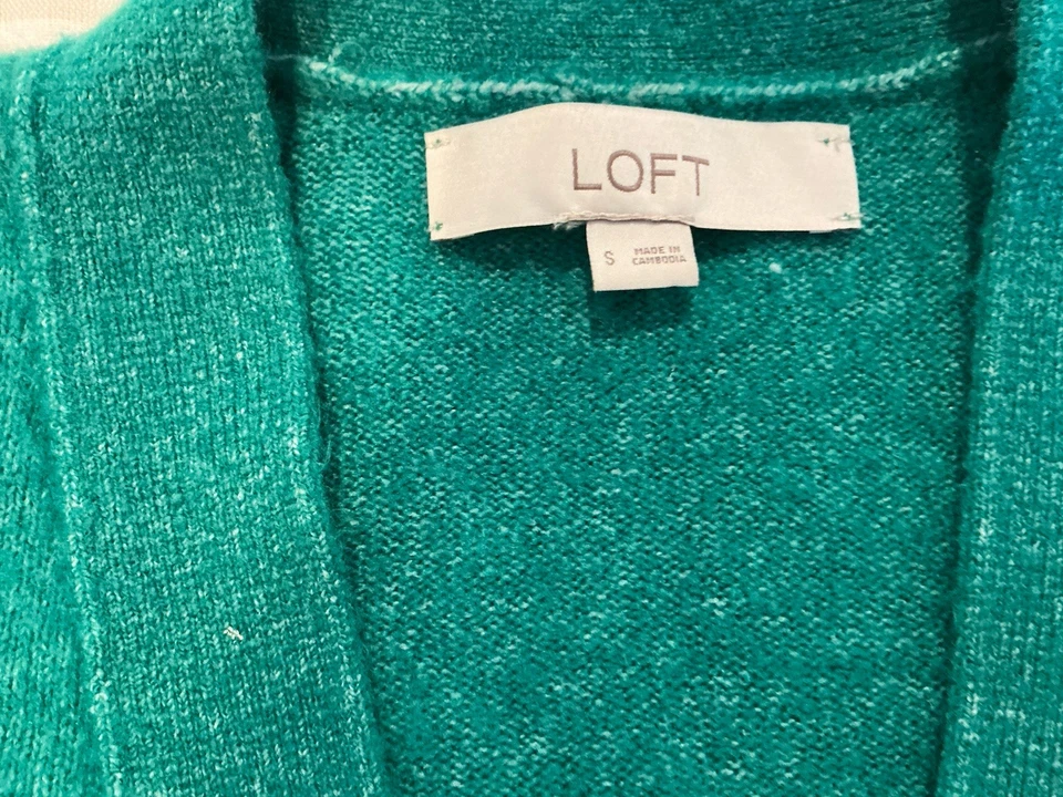 Suéter Cárdigan LOFT Mujer Verde Esmeralda Botón Frontal Talla M Tejido Suave 2022 Foto 3 de 4
