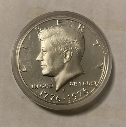 1976-S Kennedy Bicentennial Half Dollar Proof 40% Silver Coin in Capsule.