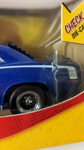 Johnny Lightning 1970 Plymouth Hemi Cuda Die Cast 1:24 Blue W/White Stripe - Picture 5 of 7