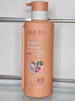 Aqua Rich Kurkuma und Vitamin C, Niacinamid Körperlotion 500ml veganfreundlich