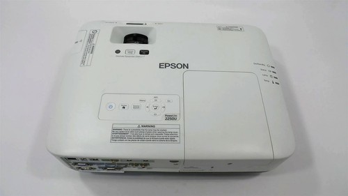 Epson PowerLite 2250U WUXGA 3LCD Projector - Lamp Timer : 2450 Hours - Afbeelding 2 van 3
