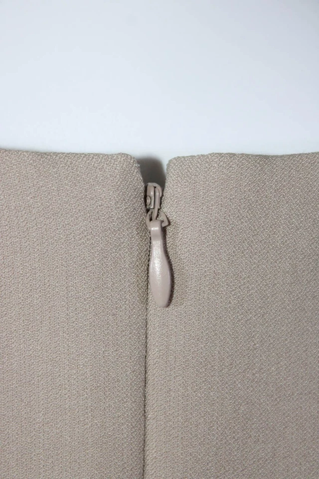 Vestido Tahari Feminino Marrom/Preto Estampado Gola Redonda Sem Mangas Tamanho 6 - Imagem 4 de 4