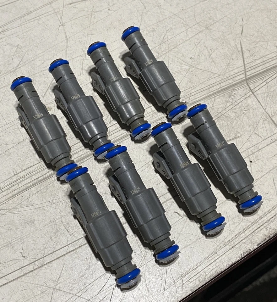 GENUINE BOSCH FUEL INJECTORS COMMODORE 5.7L V8 Gen-3 LS1 VT VX VY VZ HSV 99-2006 - image 2 of 3