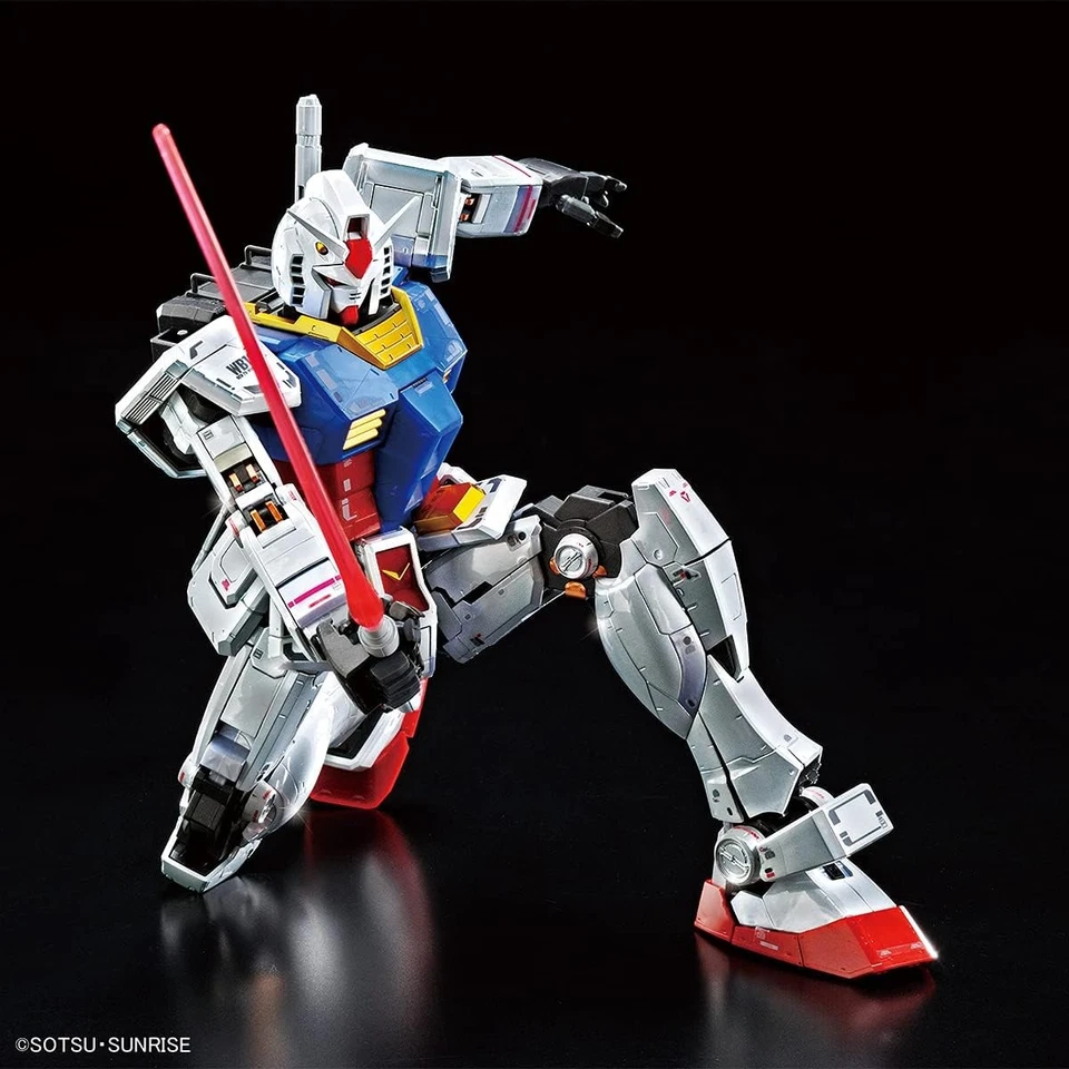 MG 1/100 Gundam Base Limited RX-78-2 Gundam Ver.3.0 Titanium Finish Model kit - Image 4 of 4