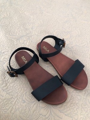  MIA Peyton flat black vegan leather women's Sz. 6.5 light weight 
