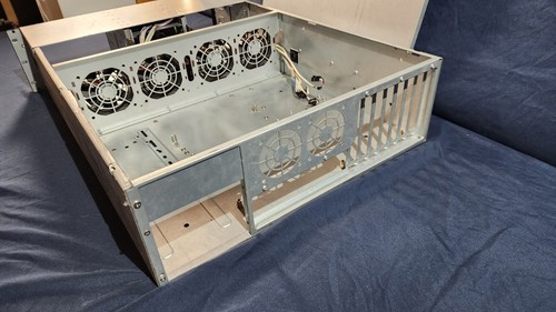 Norco RPC-370 3U Servergehäuse ohne Mainboard ohne Netzteil 3 x 2,5" Hot Swap Schächte