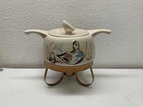 Red Wing Pottery USA Bob White Quail Covered Large Casserole Dish With Stand