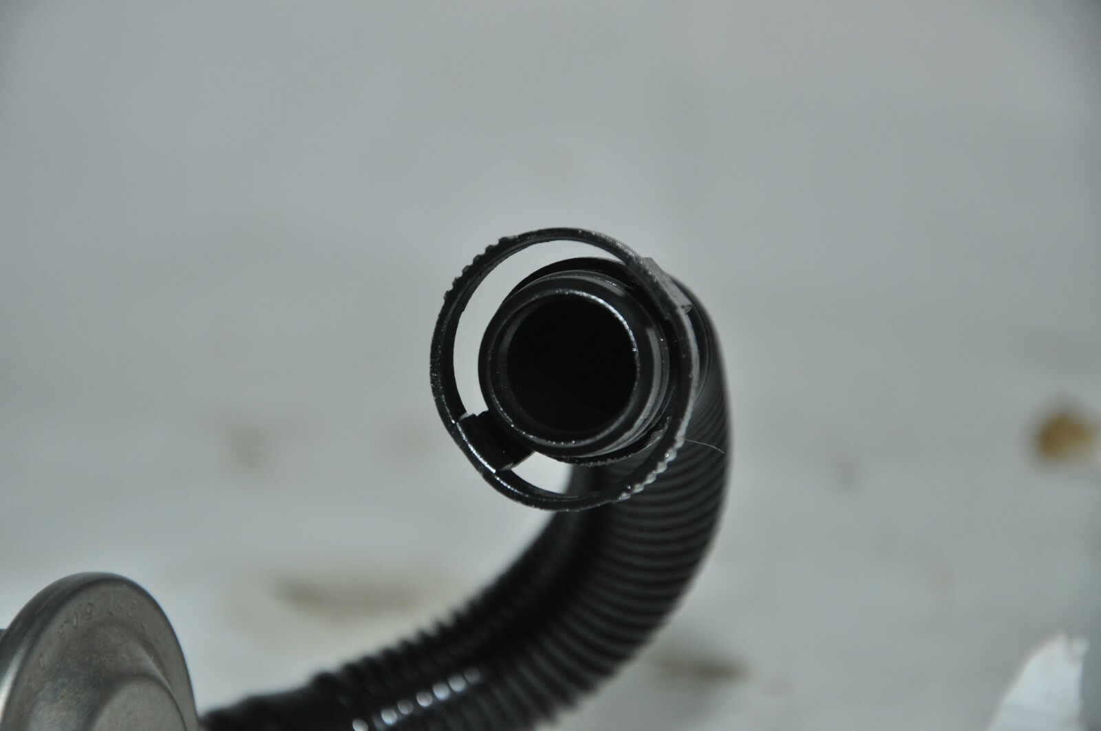 20012006 BMW Z4 Secondary Air Injection Pump Check Valve OEM 11727