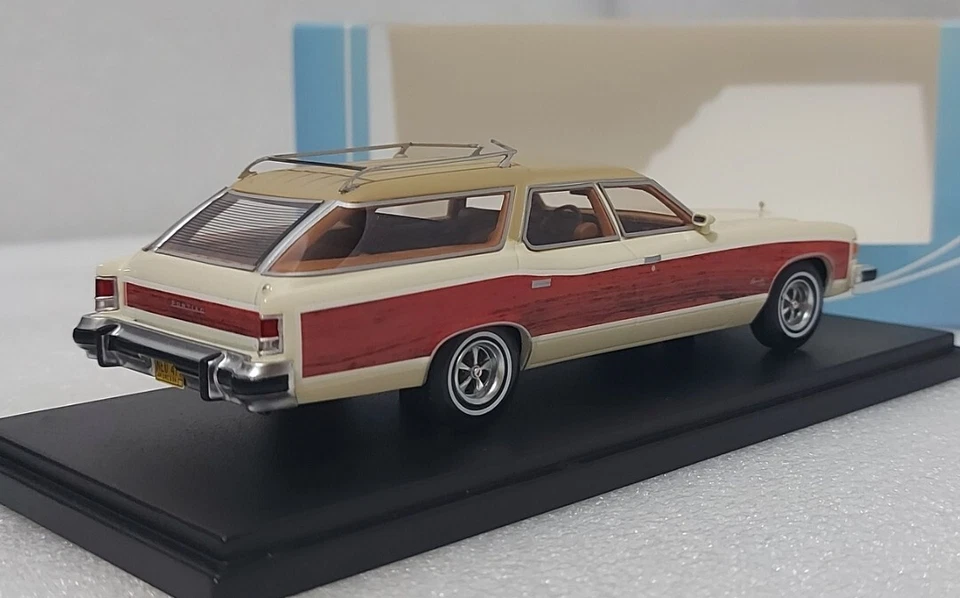 Pontiac Grand Safari Wagon 1976 Cream Wood 1:43 Neo NEO47100 RARITY!! - Image 4 of 4