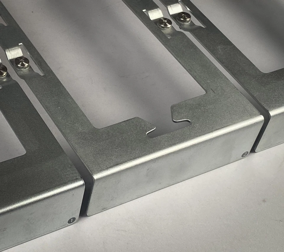 Apple Mac Pro 5,1 Hard Drive Tray Set of 4 / Drive Caddies for all A1289 Models - Image 3 of 4