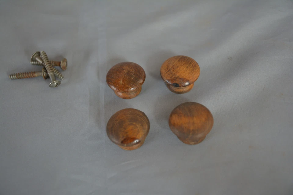 GOOD SET 4 ANTIQUE HARDWOOD DRESSER KNOBS WALNUT / MAHOGANY 19TH C, SCREWS (V18) - Image 2 of 4