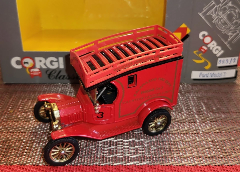 Corgi Classics 1:43  C865/3 - Ford Model T Van - Kalamazoo Fire Departement.  - Bild 3 von 4