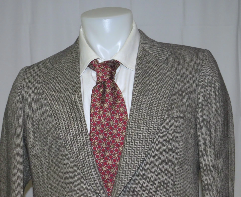Kiton Gray Herringbone Vintage Two Button Sport Coat 40R - Image 2 of 4
