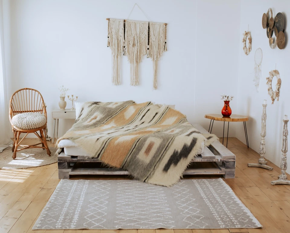 Handwoven 100% Natural Wool Blanket Handmade in Ukraine Eco-Friendly Cozy Throw - Image 4 of 4