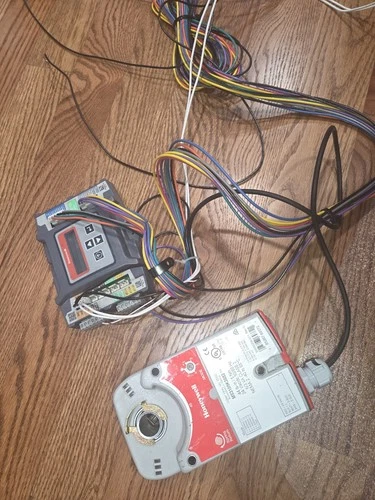 Honeywell MS3105K3052 Damper Actuator W7220 Controller economizer Carrier Rtu