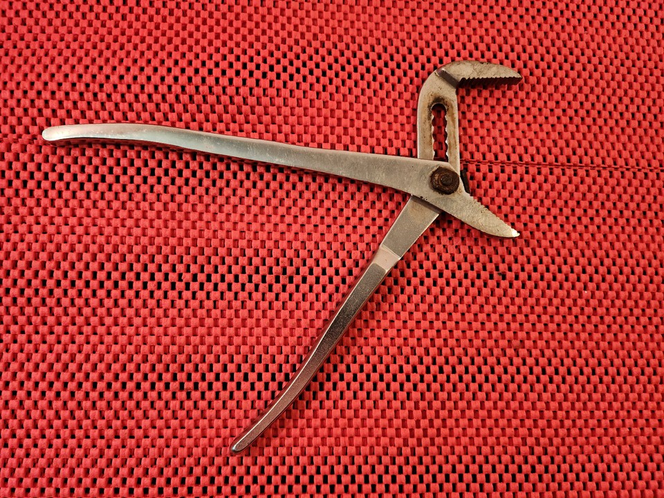 VINTAGE POWR KRAFT 10" TONGUE AND GROOVE ADJUSTABLE PLIERS 84468710