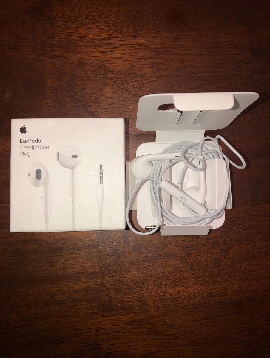 Apple Earpods with 3.5mm Headphone Plug