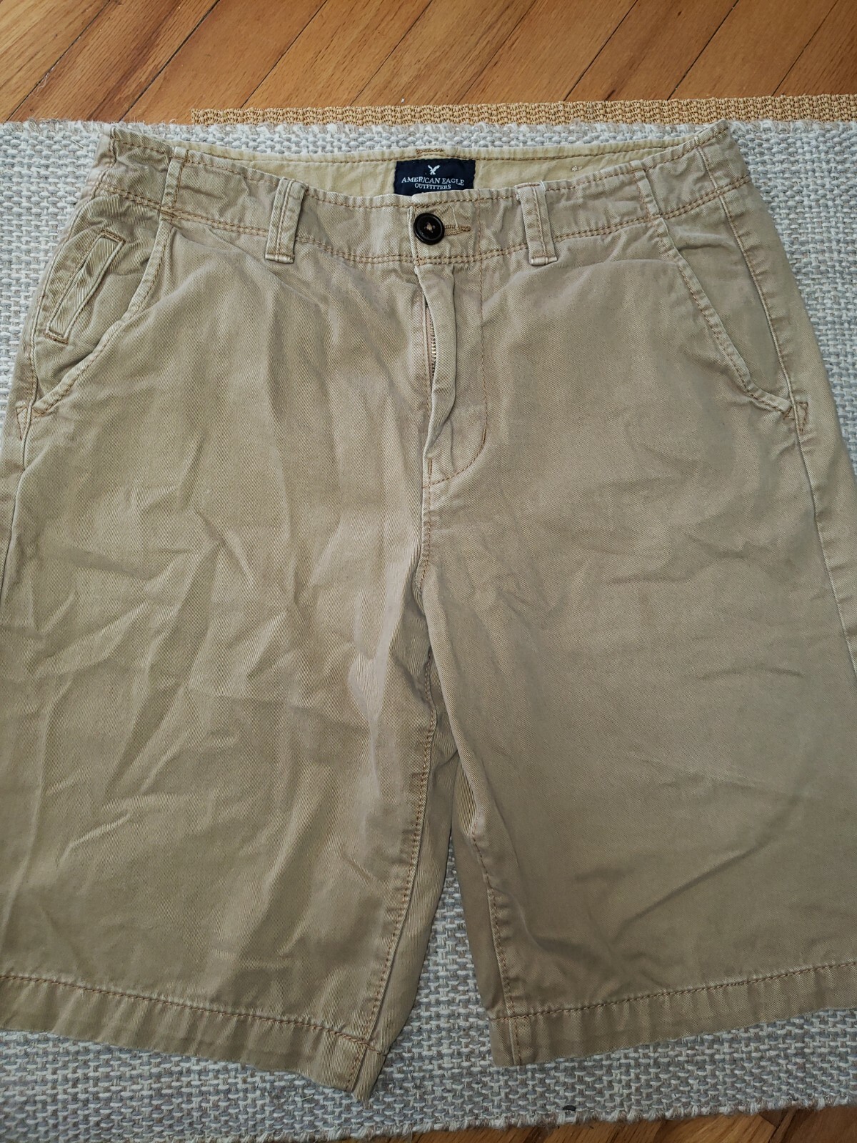 AMERICAN EAGLE LONGBOARD KHAKI SHORTS 