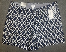 Crown Ivy Women's Size 8 CAROLINE Shorts with 5" Inseam Blue White NWT