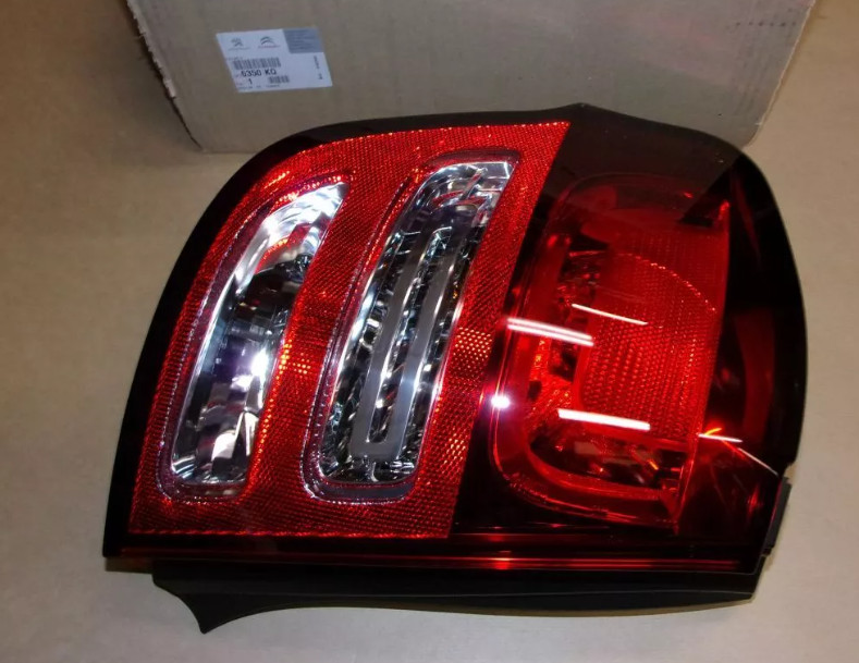 Feu arriere gauche Citroen C3 II pour remplacement de phare suite a un choc