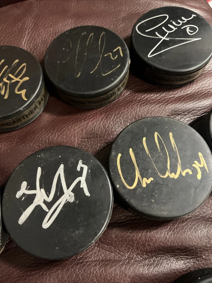 Lote (30) discos de hockey firmados con autógrafo de la NHL Kari Lehtonen, Ondrel Pavelec + MÁS Foto 4 de 4