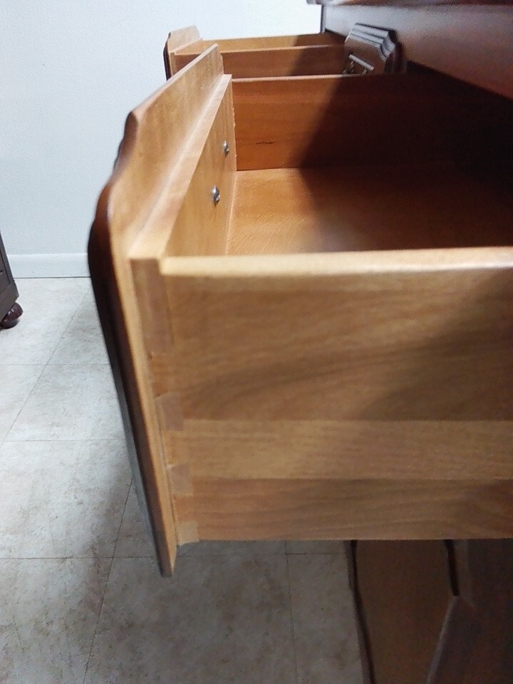 Ethan Allen French Country China Cabinet Hutch Breakfront  Antiqued Glass