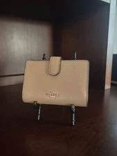  COACH Crossgrain Leather Medium Corner Zip Wallet Light Tan Khaki 11484 NWOT