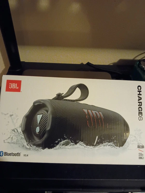 brand-new Charge 6 in black