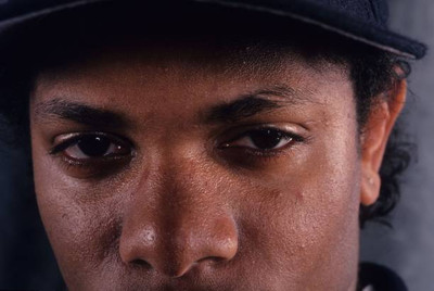 Rapper Eazy-E poses for a portrait in 1993 in New York New York.- Old Photo 3