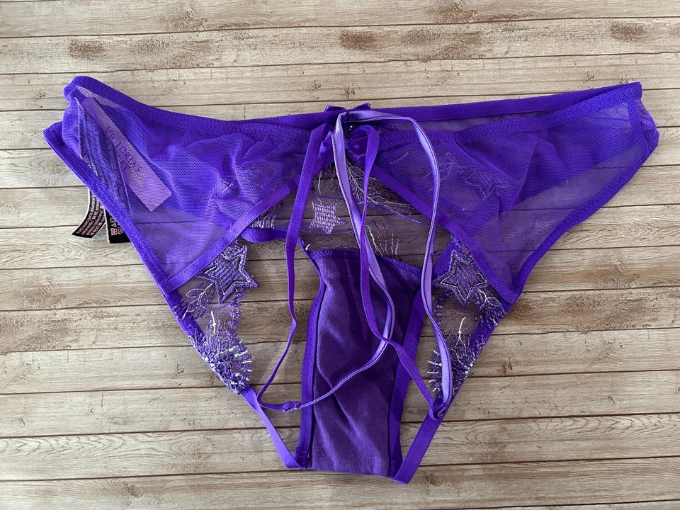 Nuevo con etiquetas Panty Victoria's Secret Muy Sexy con Tirantes Estampado de Estrellas Recortado S Púrpura Foto 3 de 4