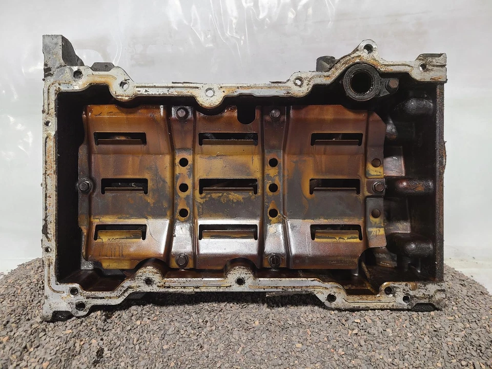 Used Engine Oil Pan fits: 2011 Gmc Acadia 3.6 Grade A - Image 2 of 4