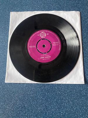 Single 7'' LONNIE DONEGAN     ''LIVELY/BLACK CAT''   1960