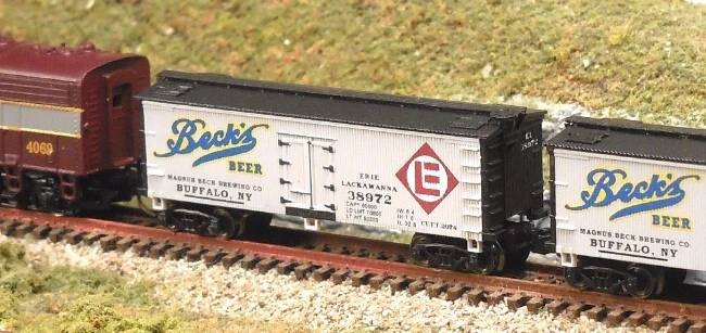 Z Scale BECK'S BEER Wood 34' Rebuilt Reefers ~ FTB9408 Set #1 ~ NIB - Image 4 of 4