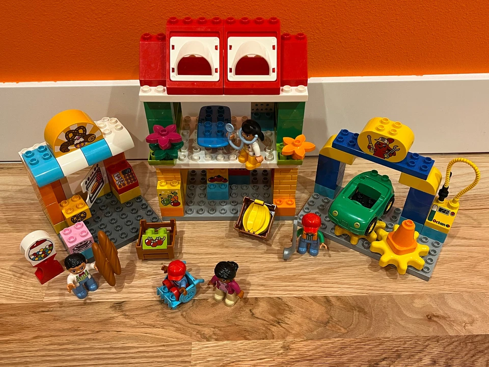 LEGO DUPLO My Town: Town Square (10836) Complete - Image 2 of 4
