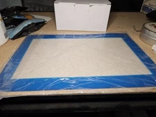 Perfect Cookie Non-Stick Silicone Baking Mat, 8"×12" Brand New 