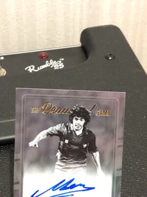 16-17 PANINI DONRUSS マラドーナ直筆サインカード 16-17 PANINI