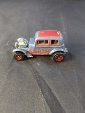 Hot Wheels Mattel Classic '32 Ford Vicky Blue Silver Red Flames A41