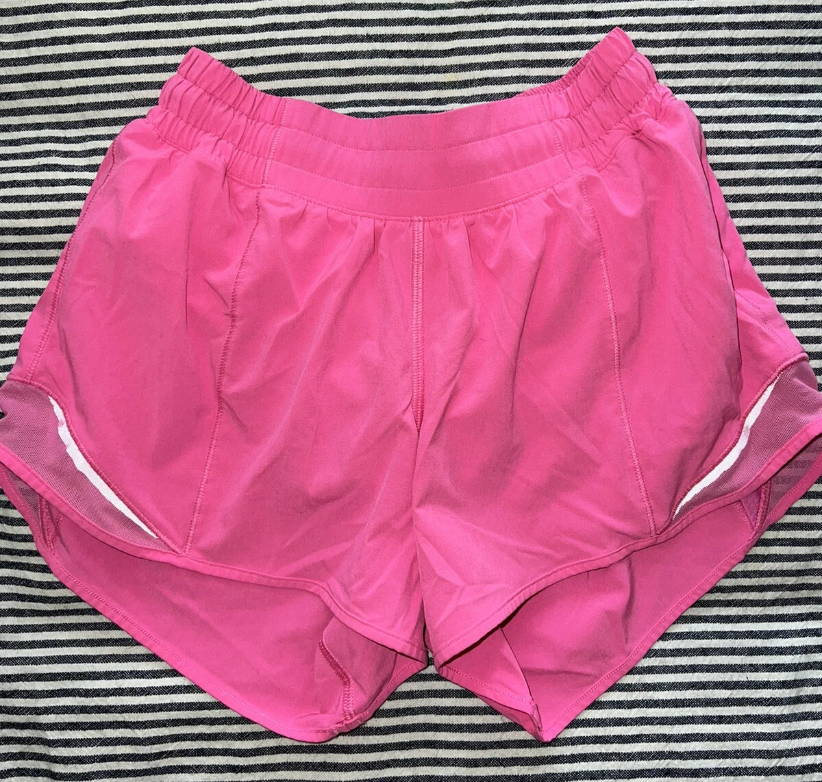 Lululemon Hotty Hot II Dark Prism Pink Shorts size 4 Tall EUC