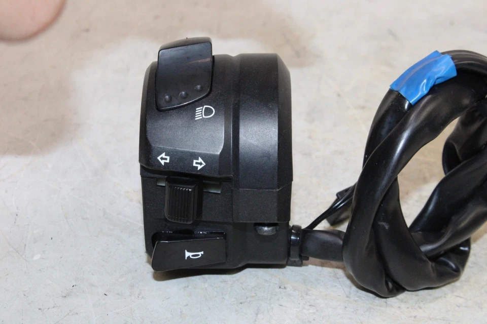 Suzuki SV650 2020 OEM clip izquierdo en mango bocina señales interruptor interruptores Foto 2 de 4